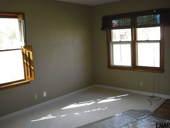 4th image of 2801 E Eucalyptus Ave
