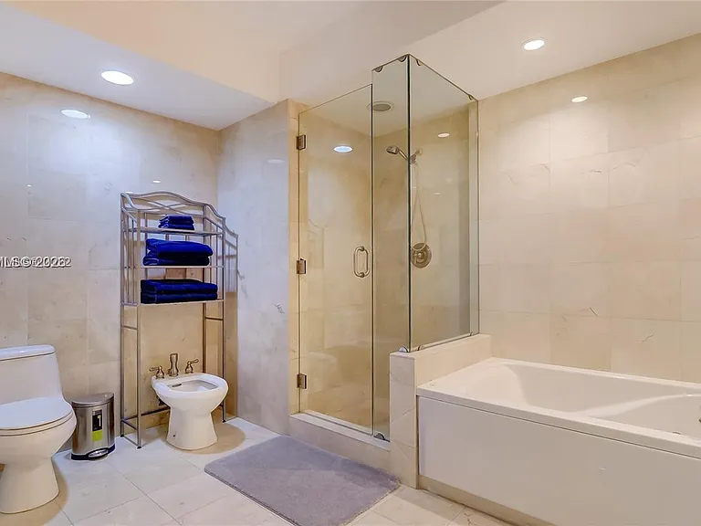 6365 Collins Ave #3802 — Photo 11