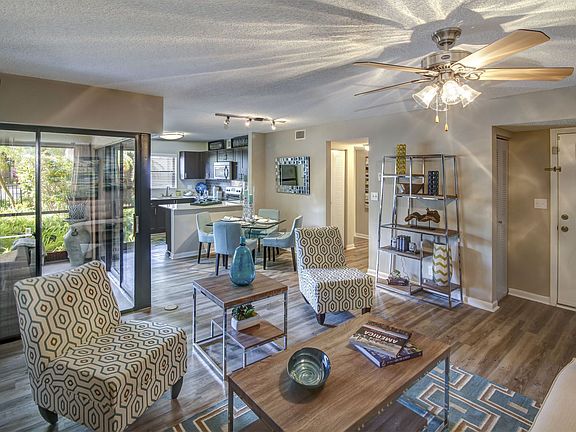 5th image of 8101 NW 14th St #17-1383