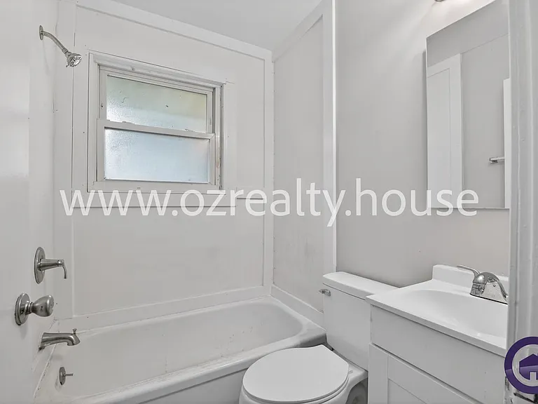 732 Coyne Ave — Photo 9