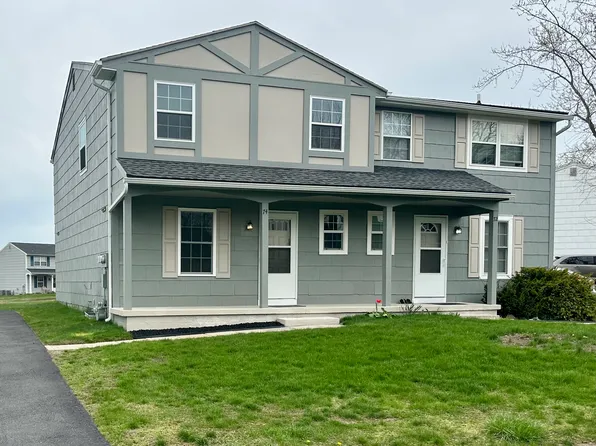 74 Willowick Dr, Fairport, NY 14450