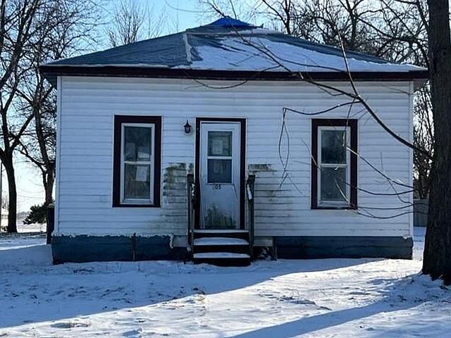 1st image of 505 Grove St SE