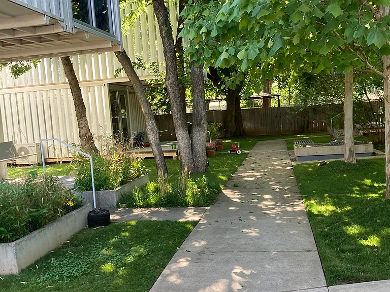 1226 NW 32nd St #4 — Photo 6
