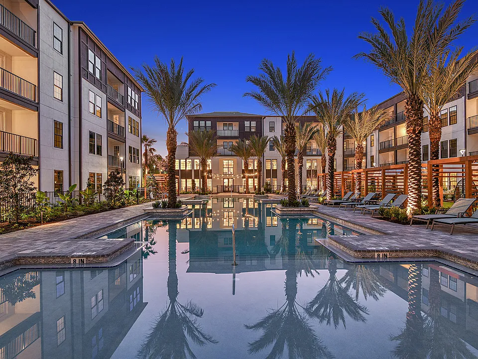 Palacio apartments community photo