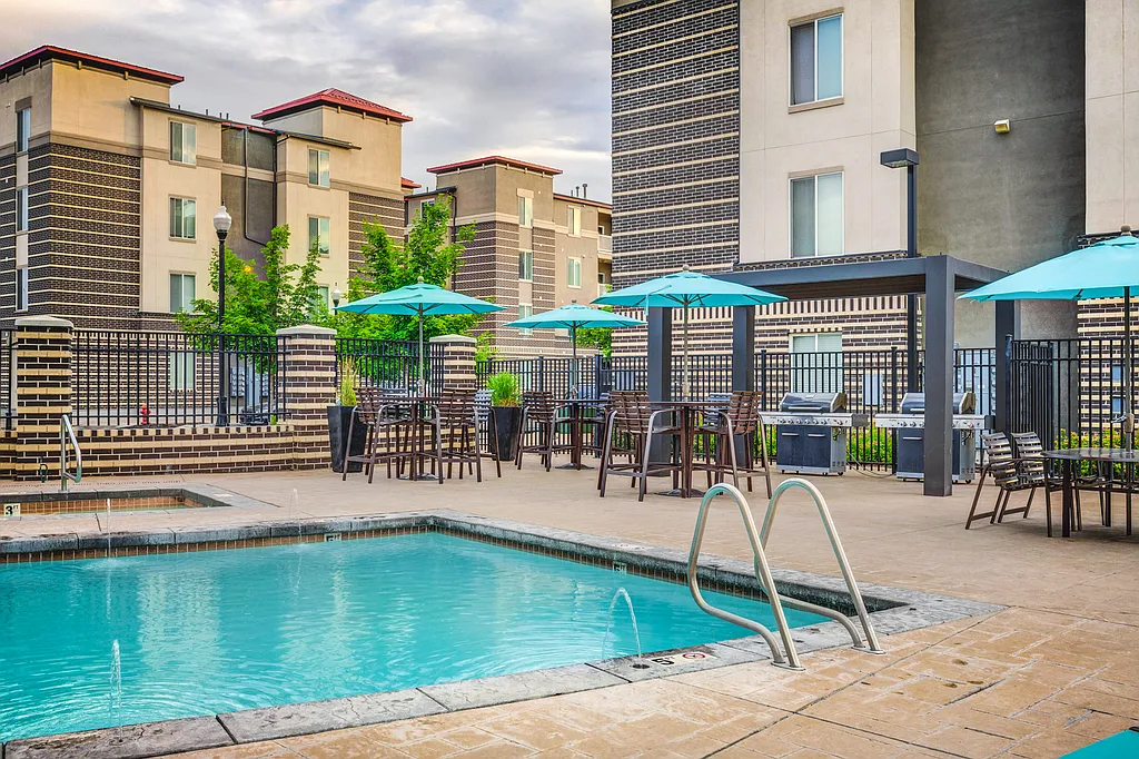 Avida Apartments — Photo 1