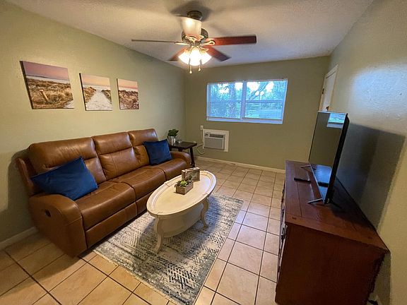 3rd image of 1239 NW 9th Ave APT B