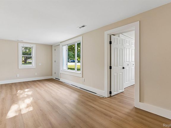 4th image of 413 5th St