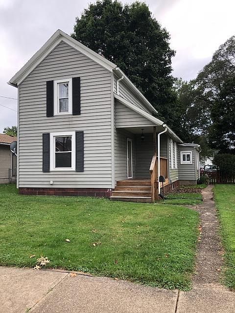 1st image of 132 31st St SW