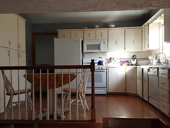 4th image of 3511 Leawood Dr