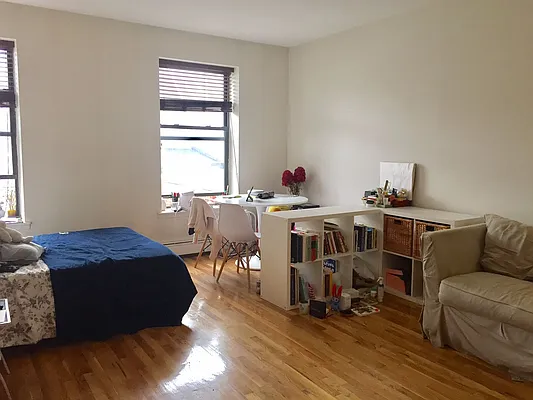 Rented by Vespa Properties Group | media 17