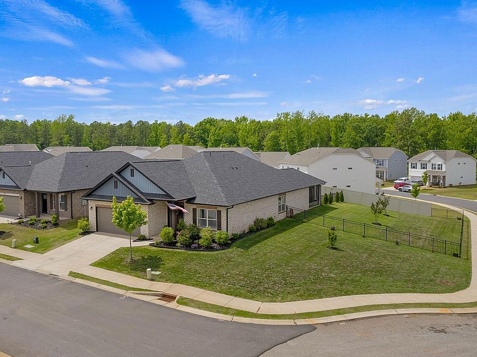 1st image of 61 Woodcross Dr