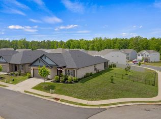 61 Woodcross Dr, Simpsonville, SC 29681
