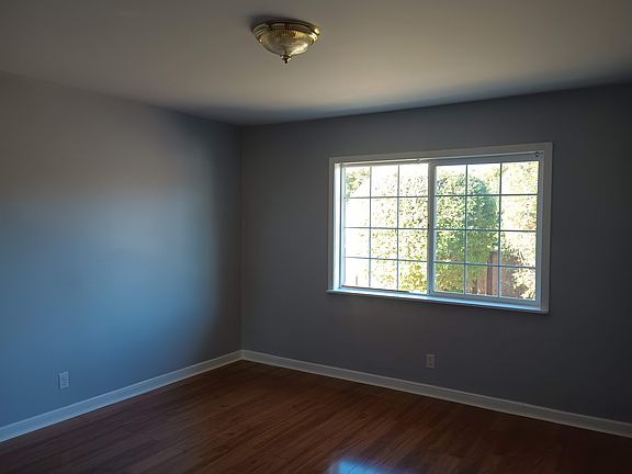 4th image of 100 Green St