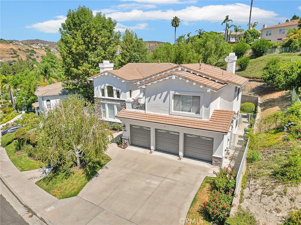 1st image of 24233 Hillhurst Dr