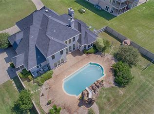 8210 Glen Eagles Dr, Red Oak, TX 75154