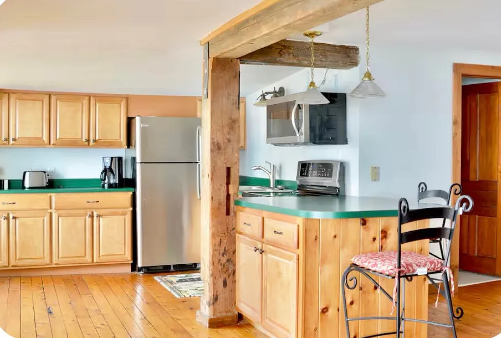 903 E Lakeshore Dr — Photo 3