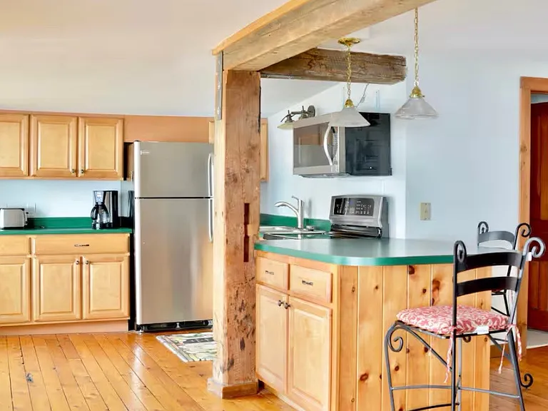 903 E Lakeshore Dr — Photo 3