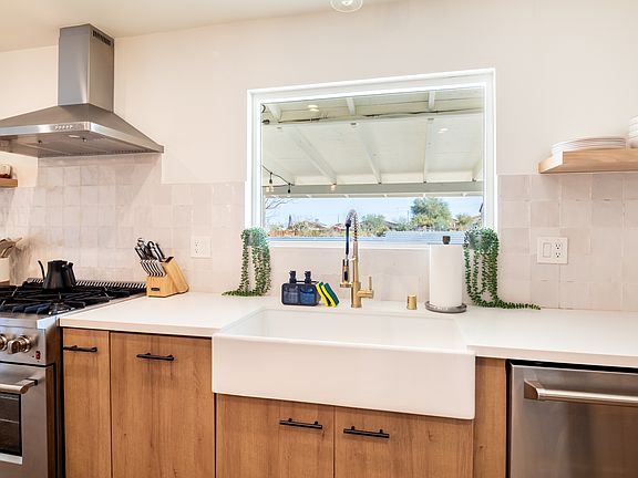 3rd image of 7065 Datura Ave