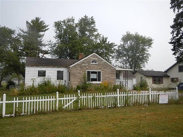 1st image of 1678 W County Road 100 S
