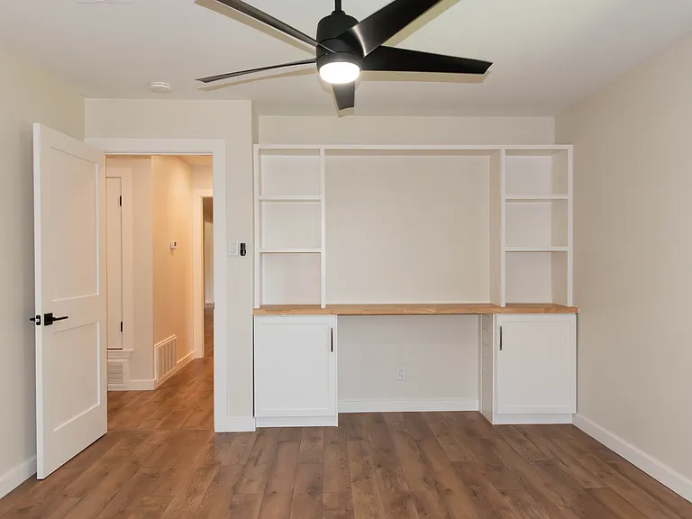 2504 Sinclair Ave — Photo 13