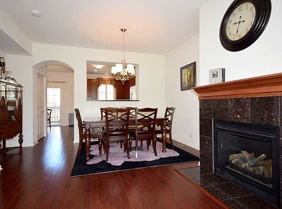 4th image of 328 Laurel Ave