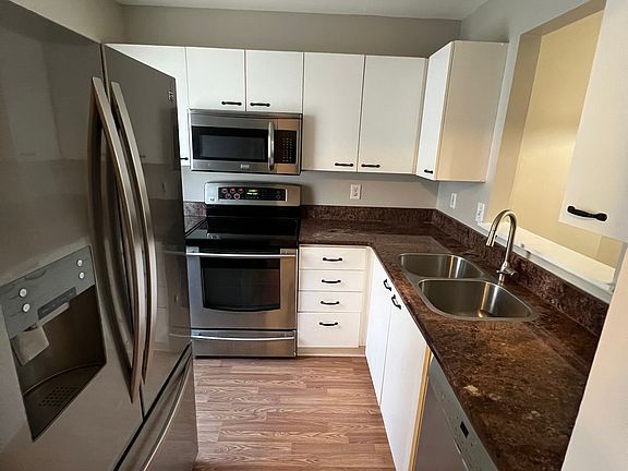 3rd image of 5693 Kilbury Ln