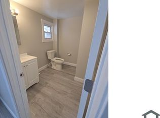 608 3rd St, Elyria, OH 44035