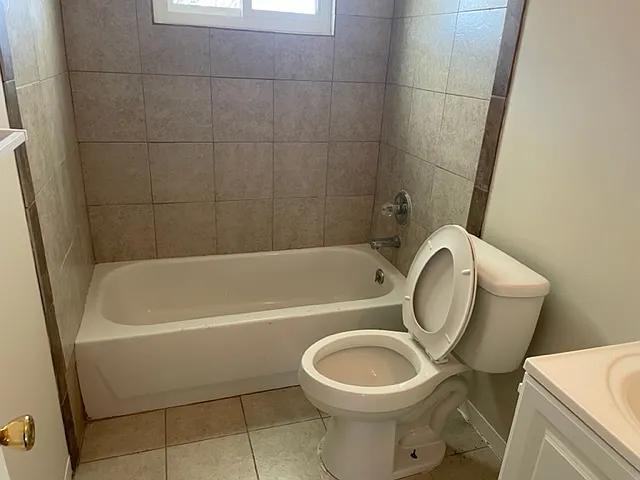 3368 Valley View Dr NE — Photo 5