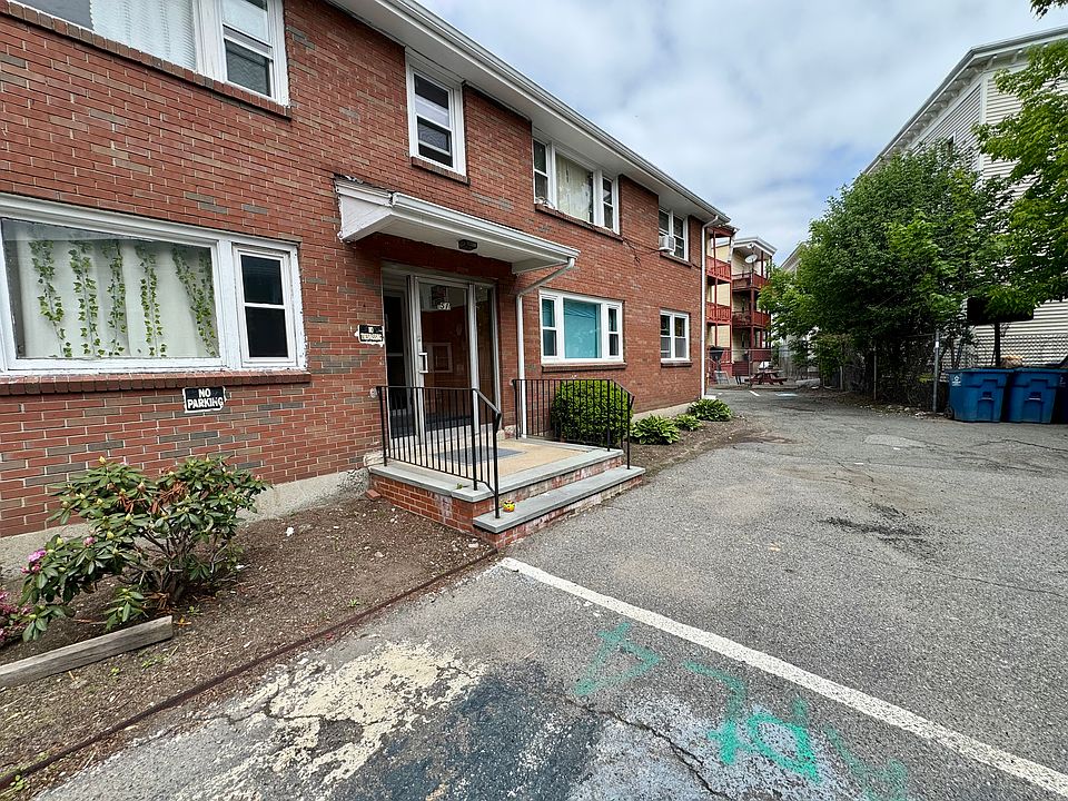 1st image of 51 Laighton St APT 4