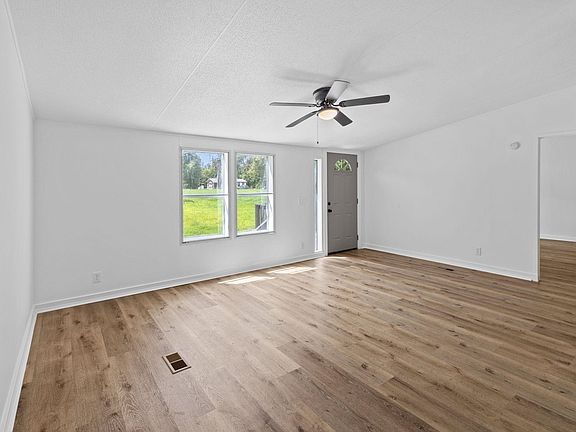 4th image of 618 Ethel Dr