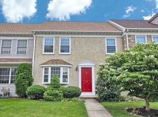 105 Country Ridge Dr, Red Lion, PA 17356