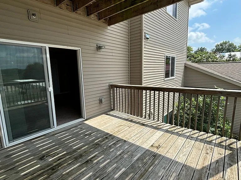 250 West Hills — Photo 26