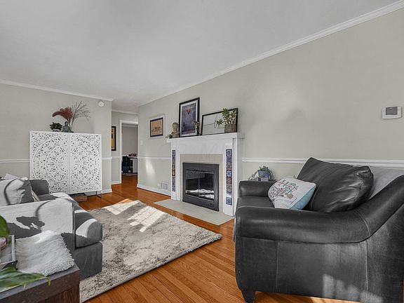 4th image of 322 Spellman St