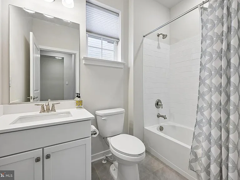 235 Congressional Ct — Photo 20