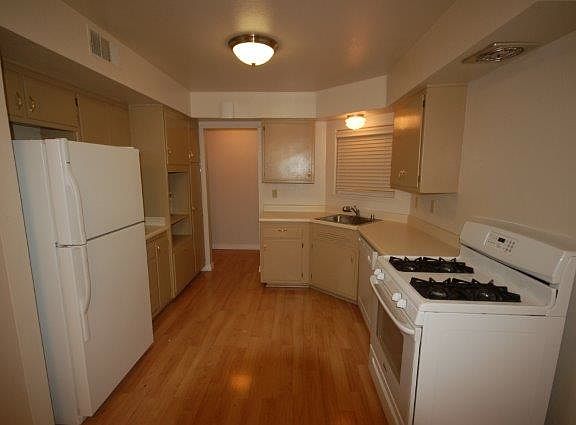 5th image of 1784 Edgemont Way