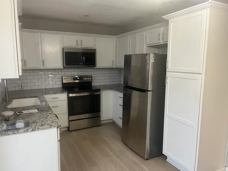 845 E Pinewood St — Photo 8