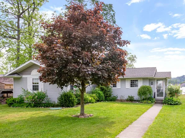 65784 Lakeshore Dr, Vandalia, MI 49095