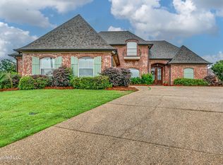 212 Crown Point Cir, Pearl, MS 39208