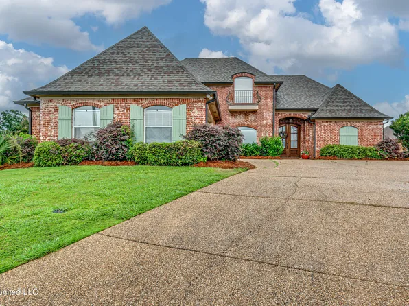 212 Crown Point Cir, Pearl, MS 39208