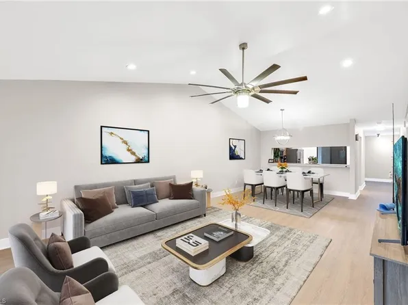 5767 Deauville CIR #D301, NAPLES, FL 34112