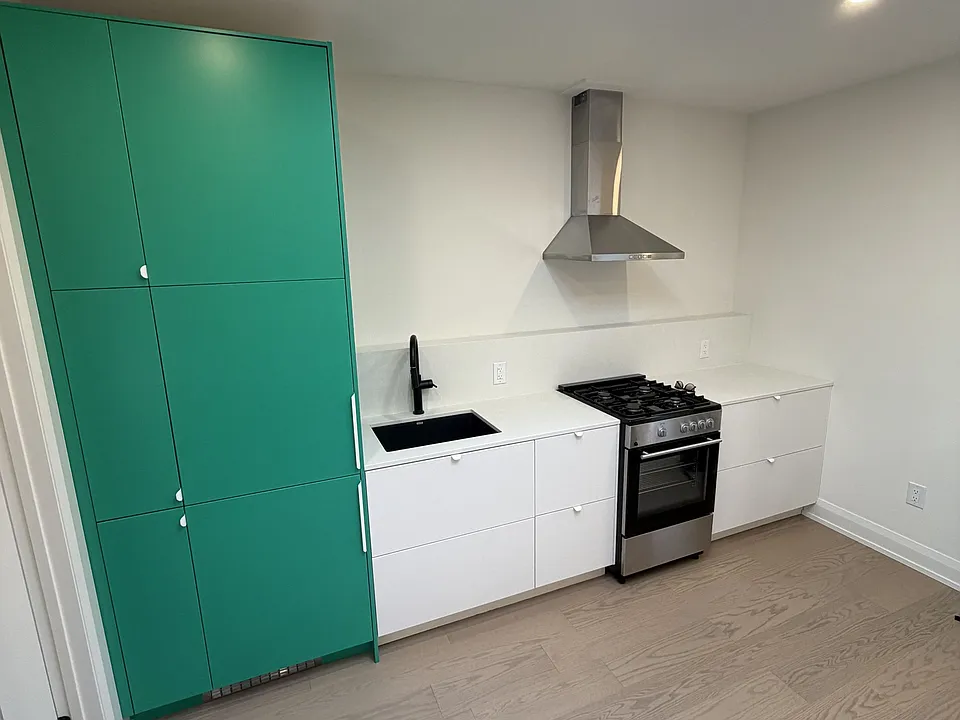 2034 Danforth Ave #202