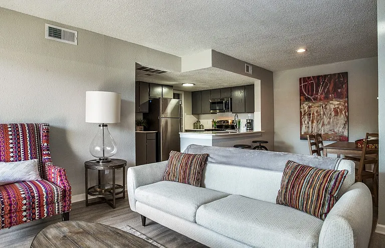 Preslee Apartments — Photo 11