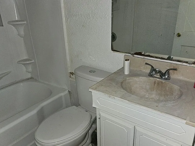 112 W Cedar Ave — Photo 5
