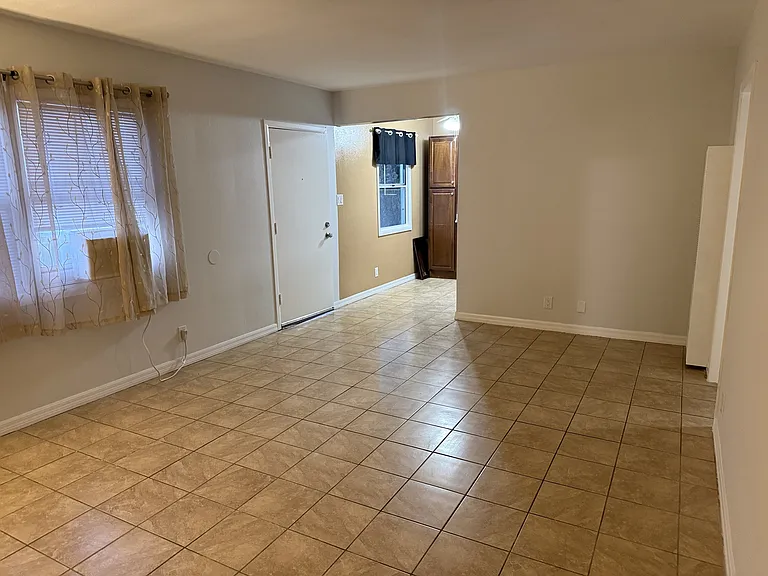 1873 Patricia Ave — Photo 6