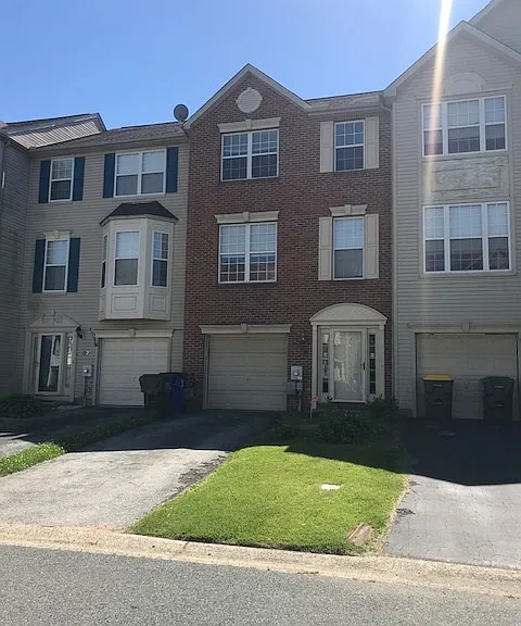 34 Carrick Ln #1 — Photo 1