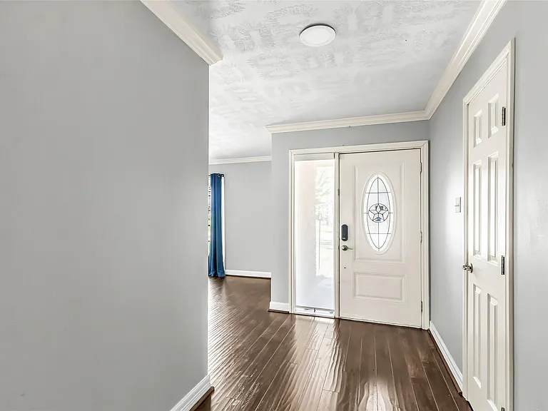 211 W North Hill Dr — Photo 5