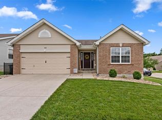 100 Marigold Mdws, O'Fallon, MO 63368