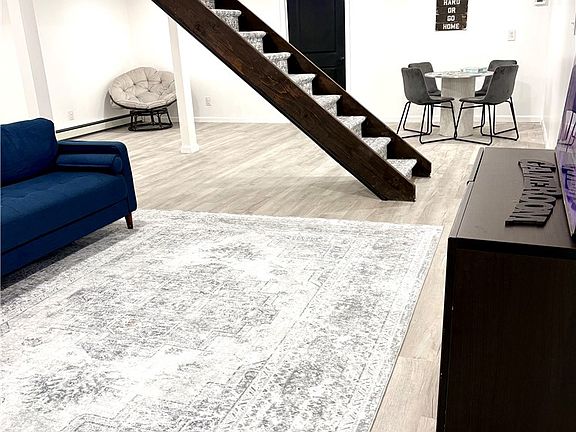 3rd image of 14 Clark Hollow Rd