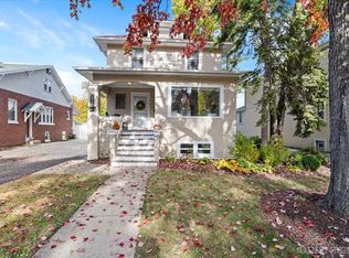 392 Herrick Rd, Riverside, IL 60546