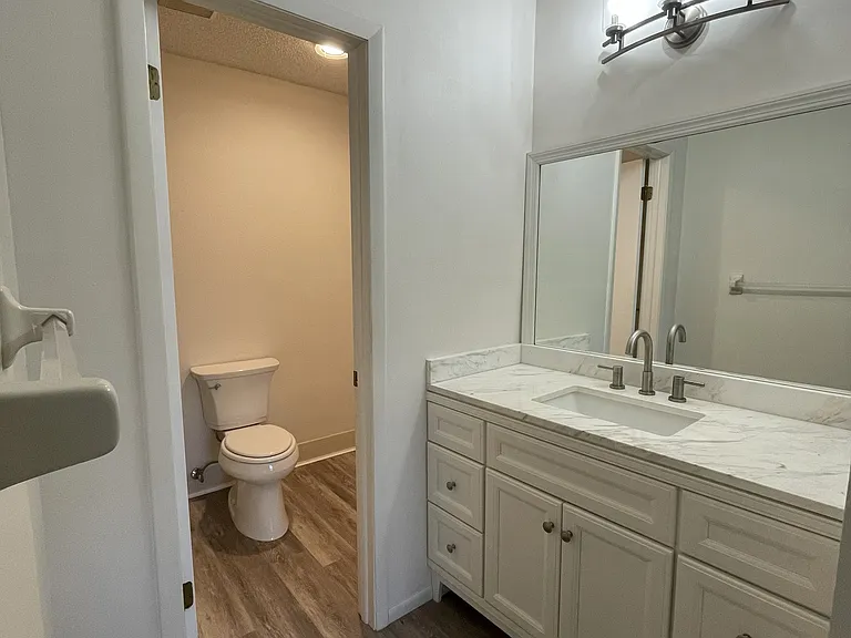 12512 Knollbrook Ln — Photo 32